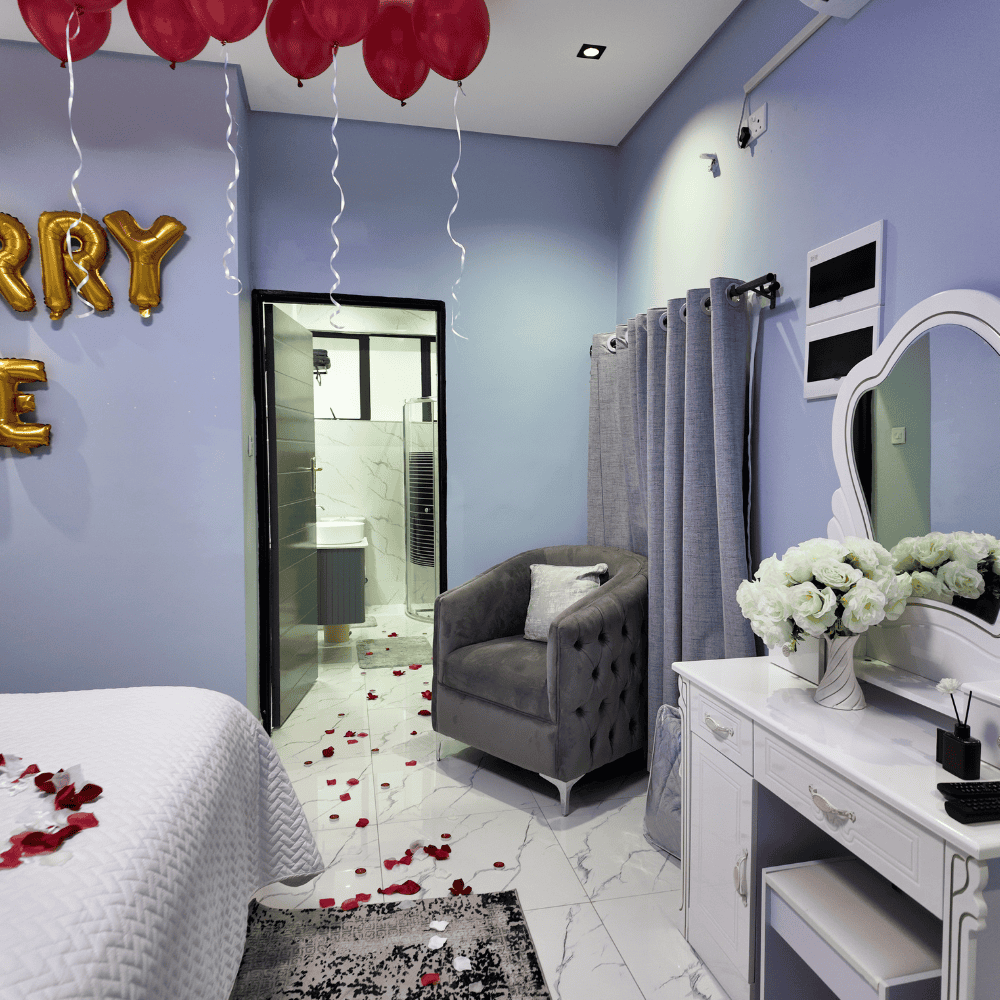 Owner's Suite - bedroom decorated
